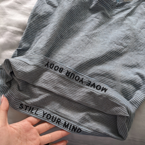 Lululemon swiftly tech racer length tank, size 4 - Picture 6 of 7